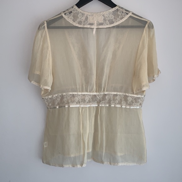 💛 Free People Medium See-Through Yellow/Gold/Cream Lace Top with Ribbon Tie 💛 - Picture 3 of 4